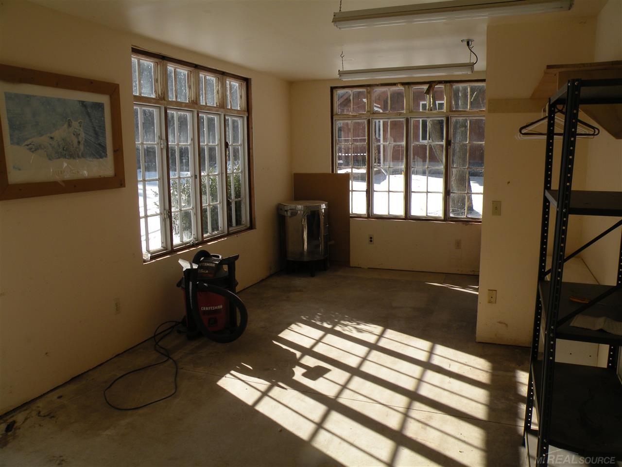 4818 Lakeshore Road Lexington, MI 48450 - Photo 9 of 30 31371204-9.JPG