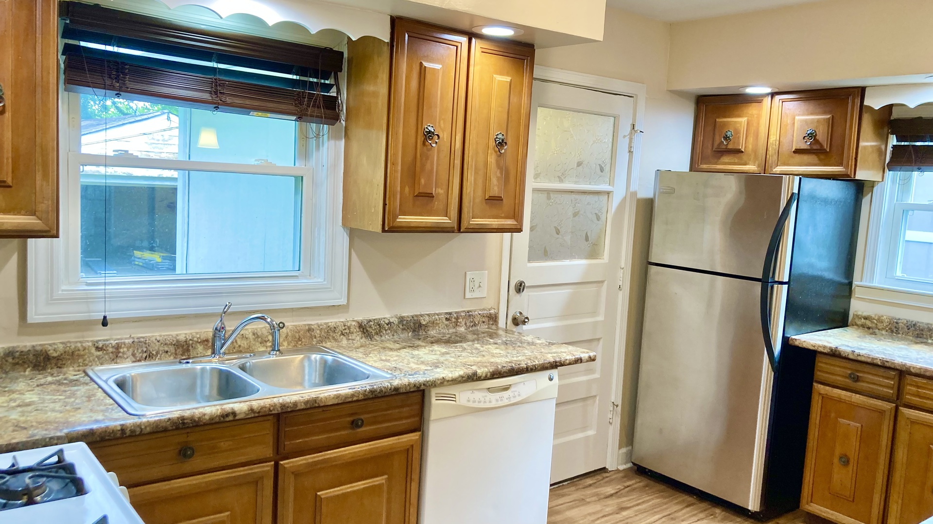 207 Village Road Hinsdale, IL 60521 - Photo 6 of 20