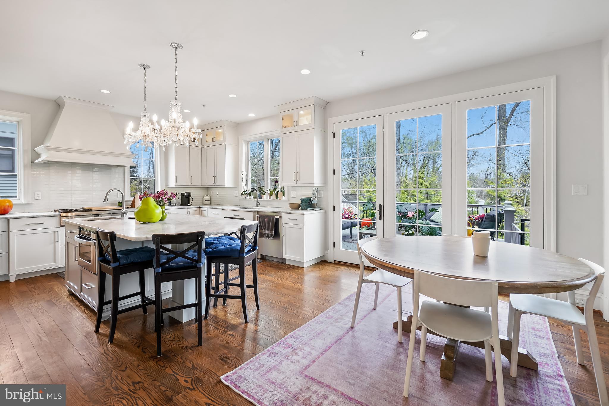 Eat-in Kitchen