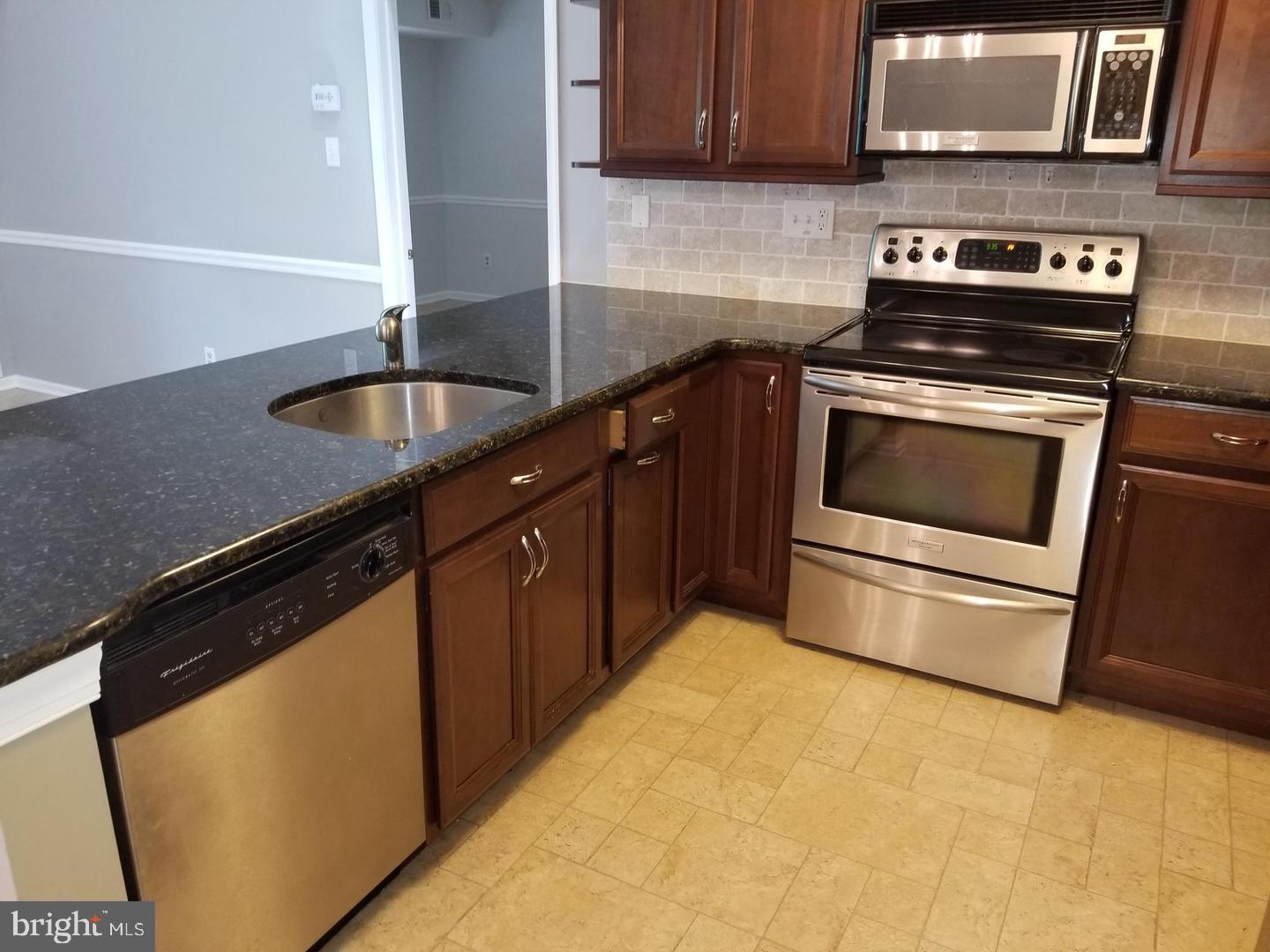 932 Washington, Unit 32 Chesterbrook, PA 19087 - Photo 6 of 15 Gallery Image 6