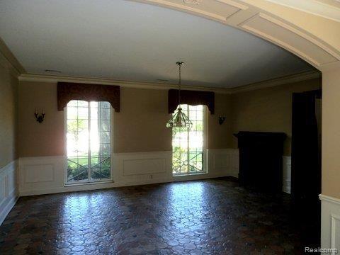 166 Ridge Road Grosse Pointe, MI 48236 - Photo 7 of 10 P8230868.JPG
