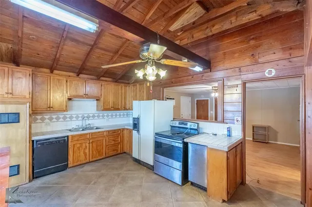 $325,000 | 8425 County Road 464, Brownwood, TX 76801