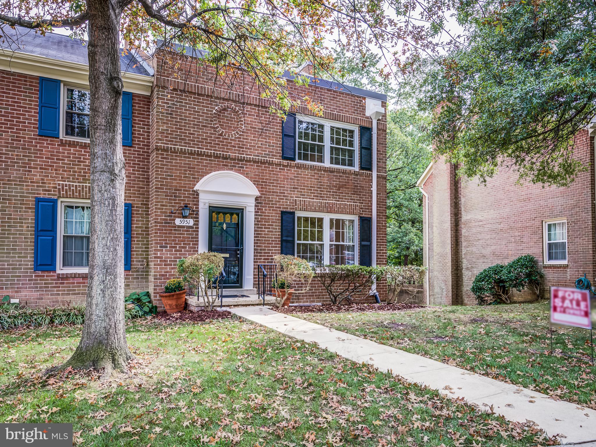 5951 Queenston Street Springfield, VA 22152 - Photo 3 of 30 Front View