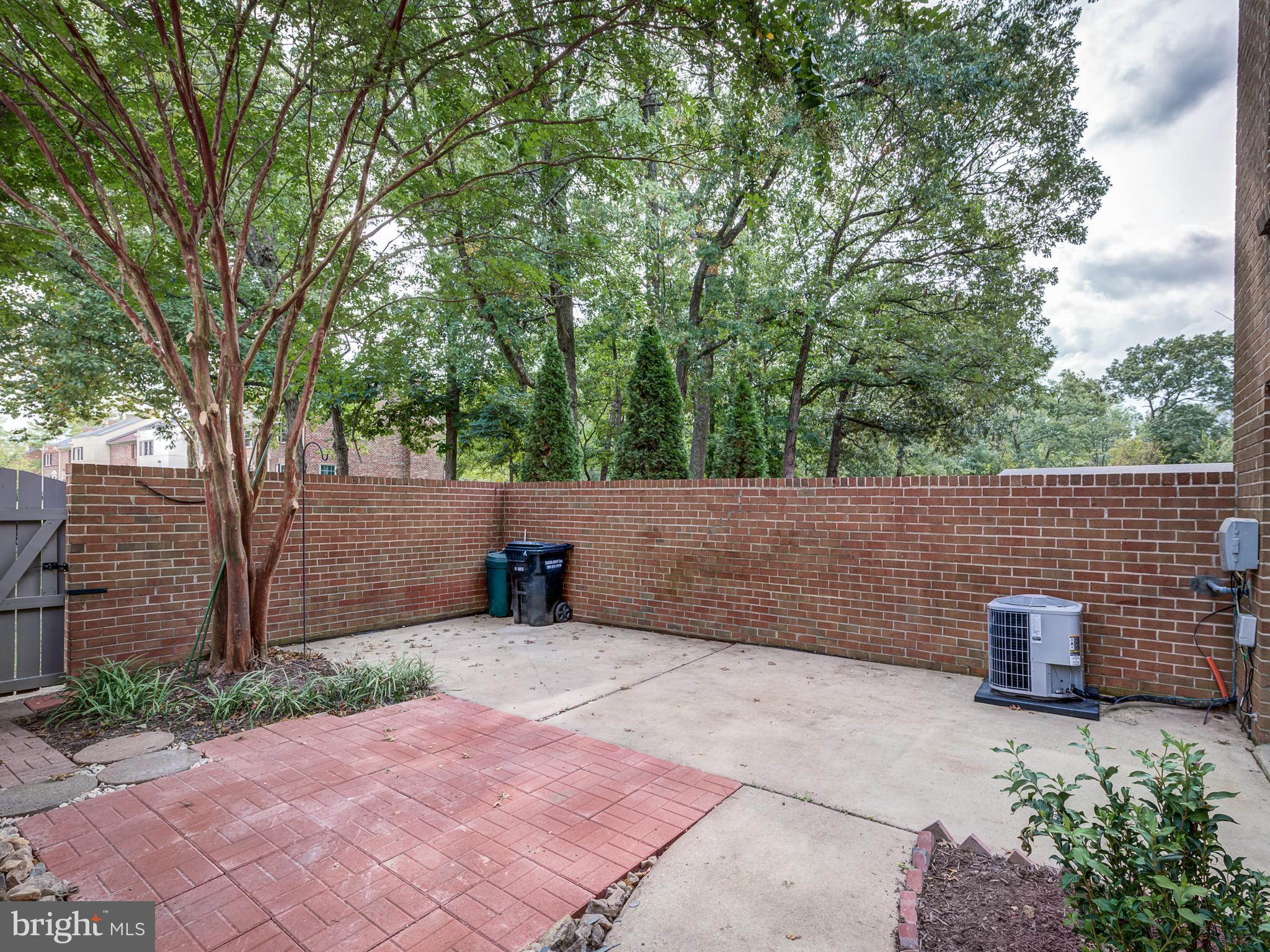5951 Queenston Street Springfield, VA 22152 - Photo 30 of 30 Enclosed Back Yard