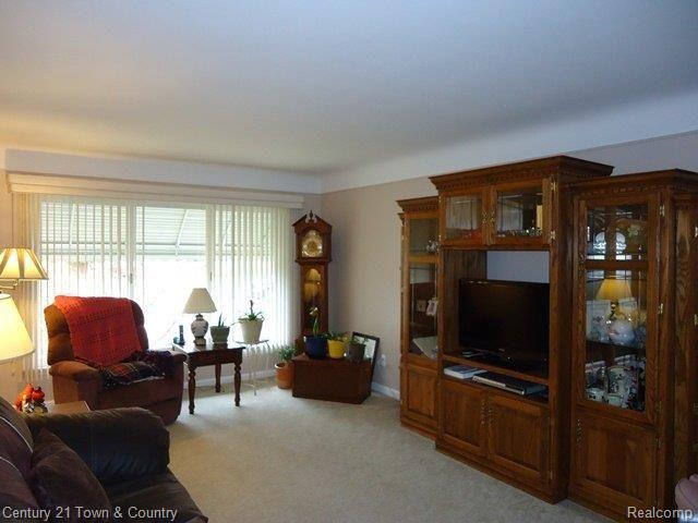 18003 Winsome Road Fraser, MI 48026 - Photo 7 of 25 DSC01510.JPG