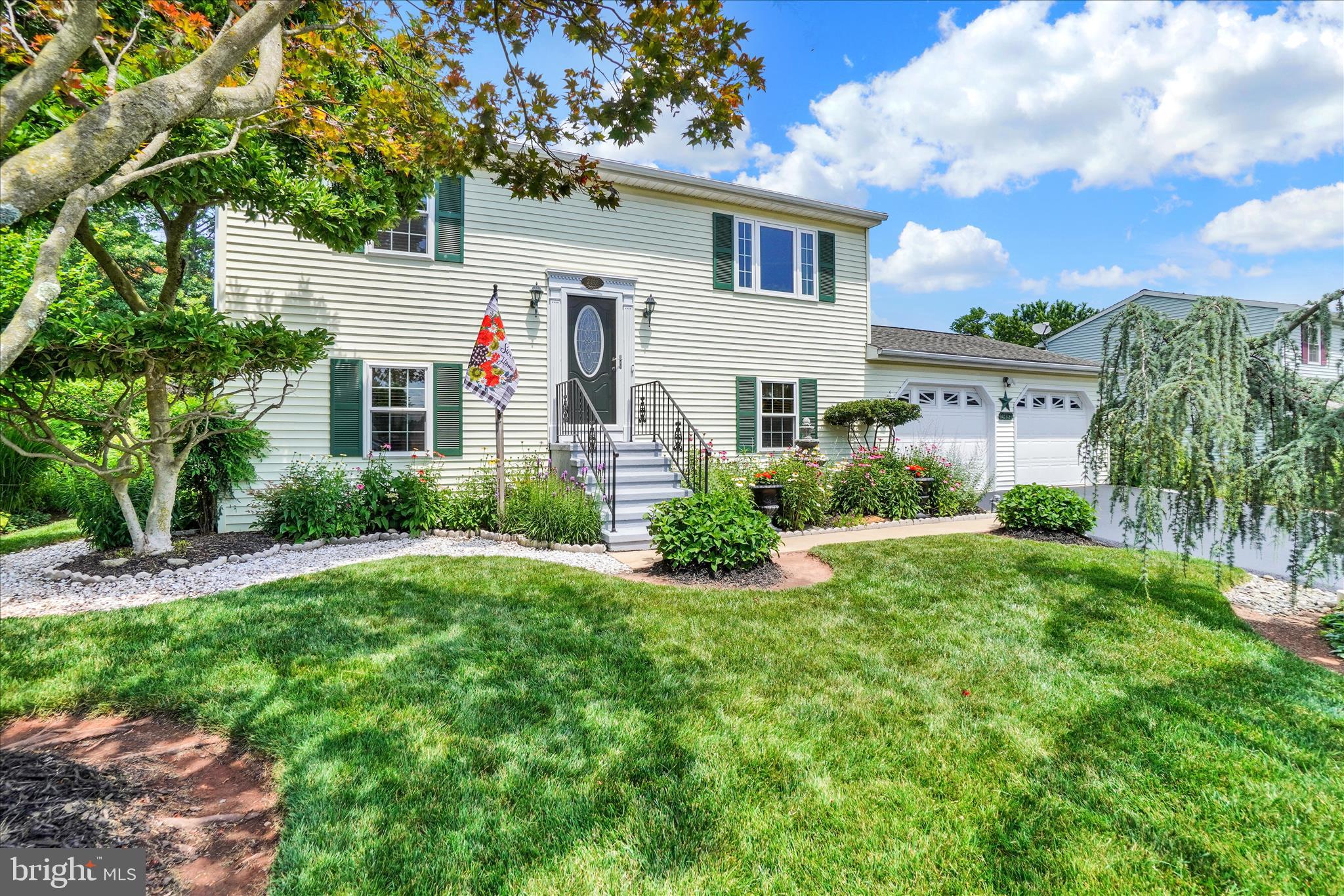 2437 Heather Road York, PA 17408 - Photo 2 of 44