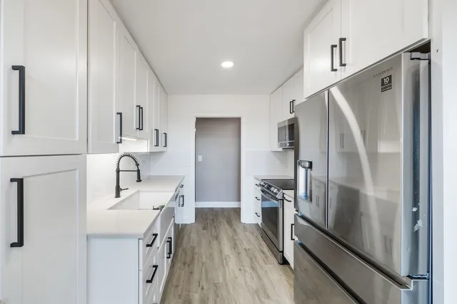 $344,900 | 7730 Dempster Street, Unit 406, Morton Grove, IL 60053