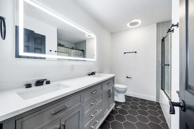 $344,900 | 7730 Dempster Street, Unit 406, Morton Grove, IL 60053