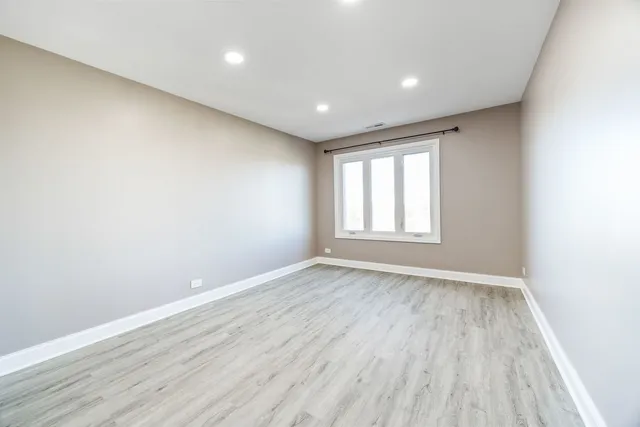 $344,900 | 7730 Dempster Street, Unit 406, Morton Grove, IL 60053