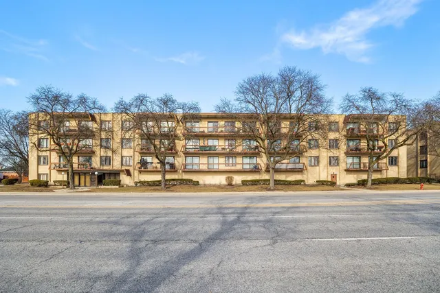 $344,900 | 7730 Dempster Street, Unit 406, Morton Grove, IL 60053