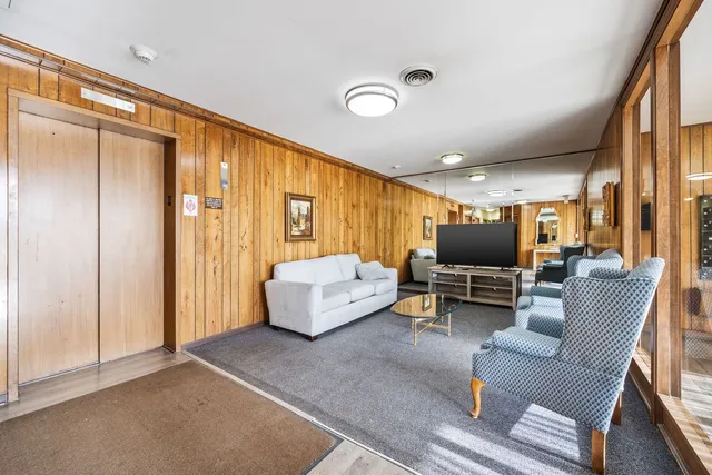 $344,900 | 7730 Dempster Street, Unit 406, Morton Grove, IL 60053