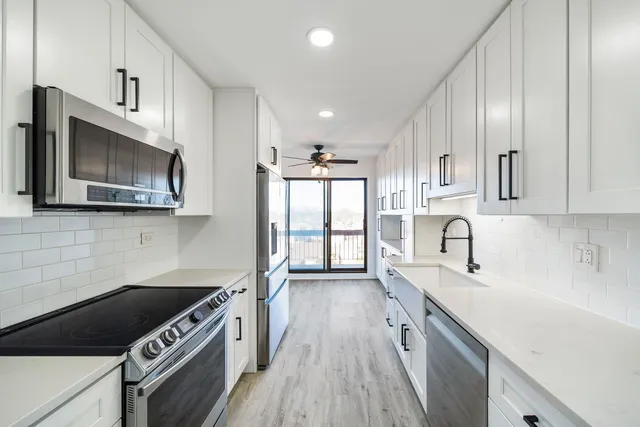 $344,900 | 7730 Dempster Street, Unit 406, Morton Grove, IL 60053