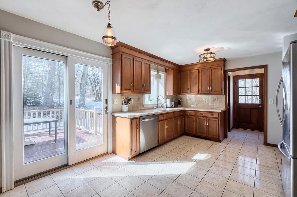 80 Cross Street Dunstable, MA 01827 - Photo 12 of 40 Gallery Image 12