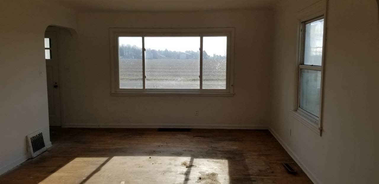 6987 Shipman Road Corunna, MI 48817 - Photo 15 of 18 Living Room