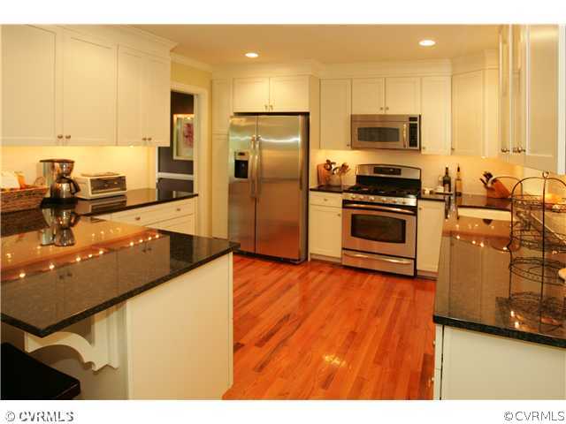 517 Ridgeley Lane Henrico, VA 23229 - Photo 3 of 12 Kitchen