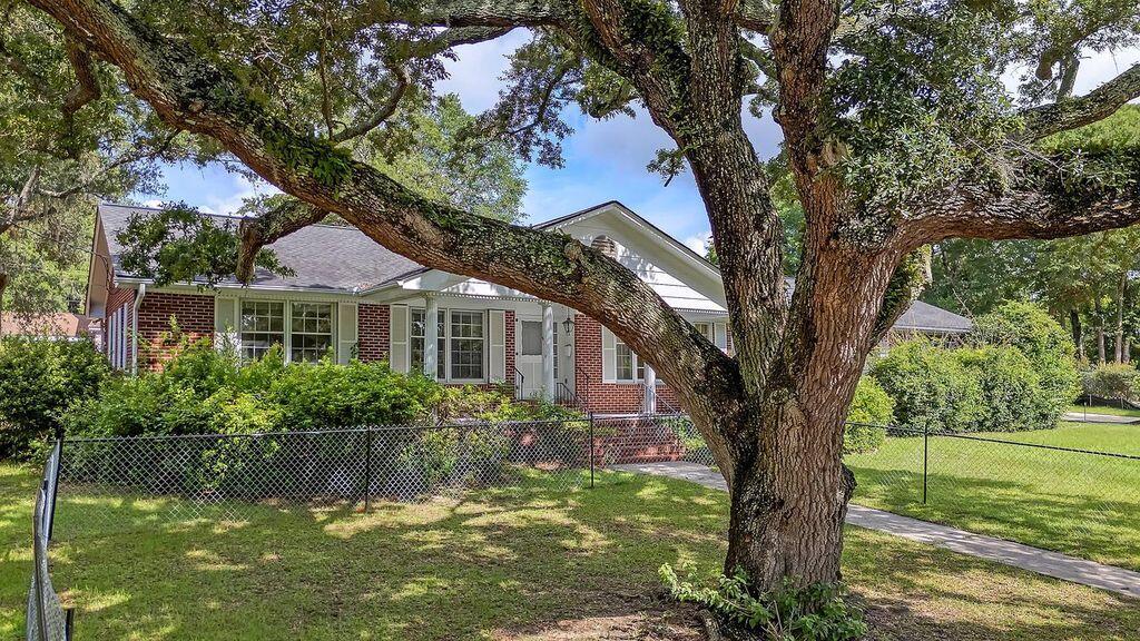 613 Noble Lane Mount Pleasant, SC 29464 - Photo 2 of 11 exterior 1
