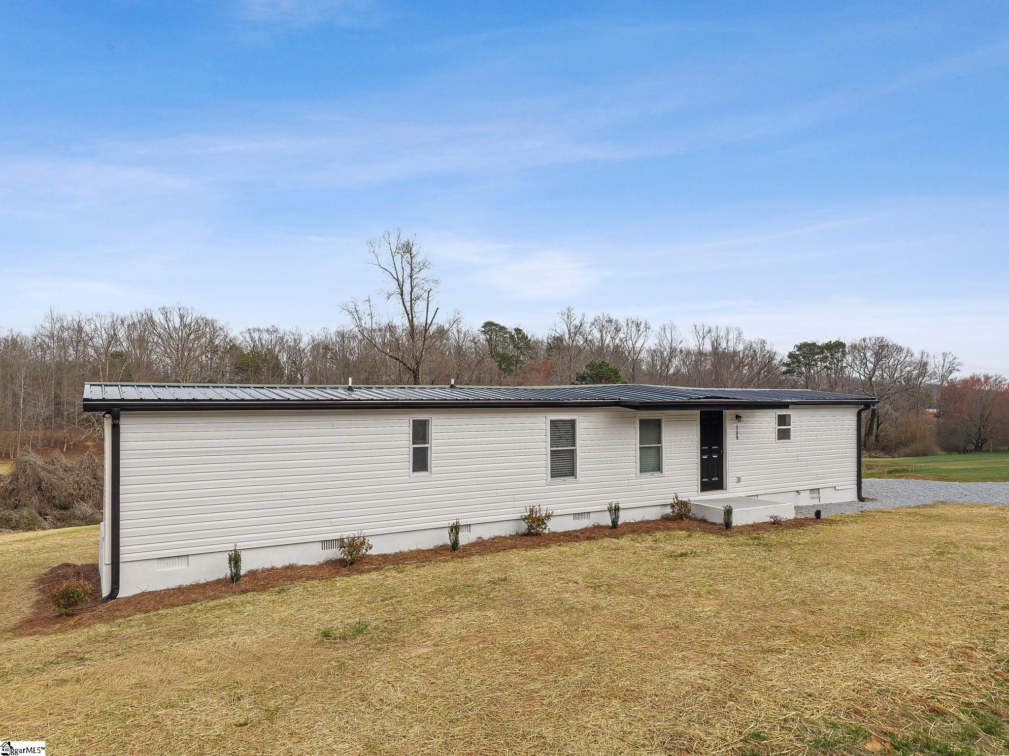 139 Davis Road Easley, SC 29640 - Photo 2 of 32