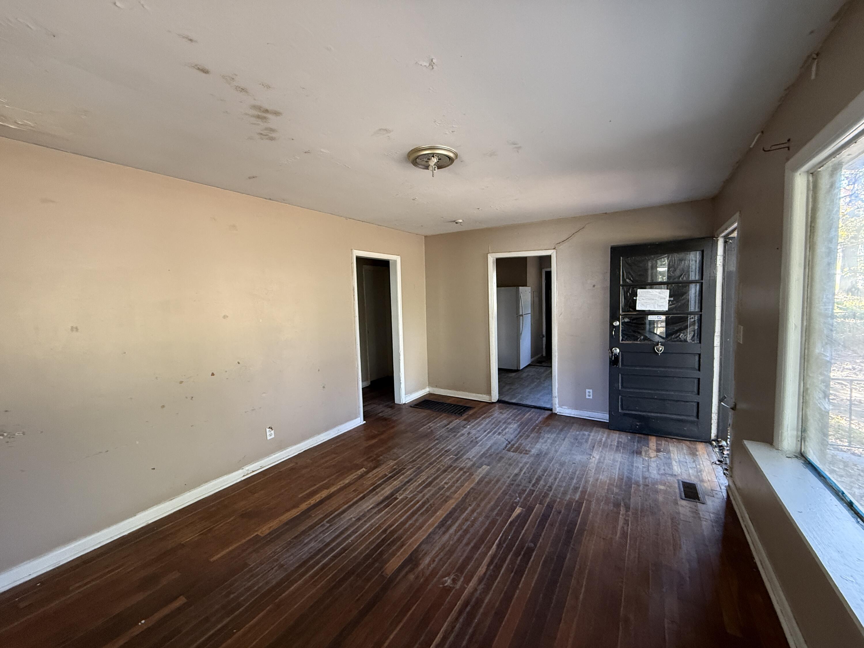 5220 Fagan Street Chattanooga, TN 37410 - Photo 5 of 15 Living Room - View 2
