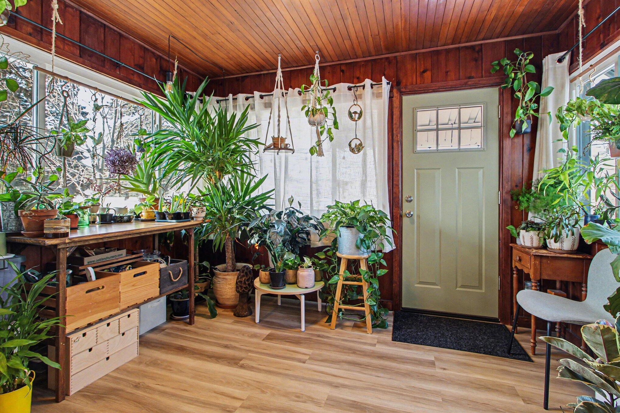 685 South Wagner Road Ann Arbor, MI 48103 - Photo 5 of 44 012_file_6425