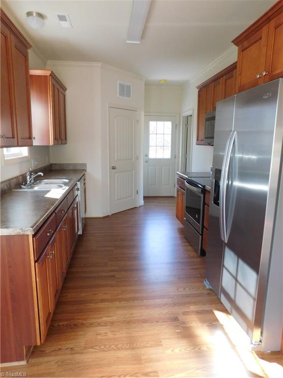 839 Howard Place High Point, NC 27262 - Photo 3 of 9 kitchen