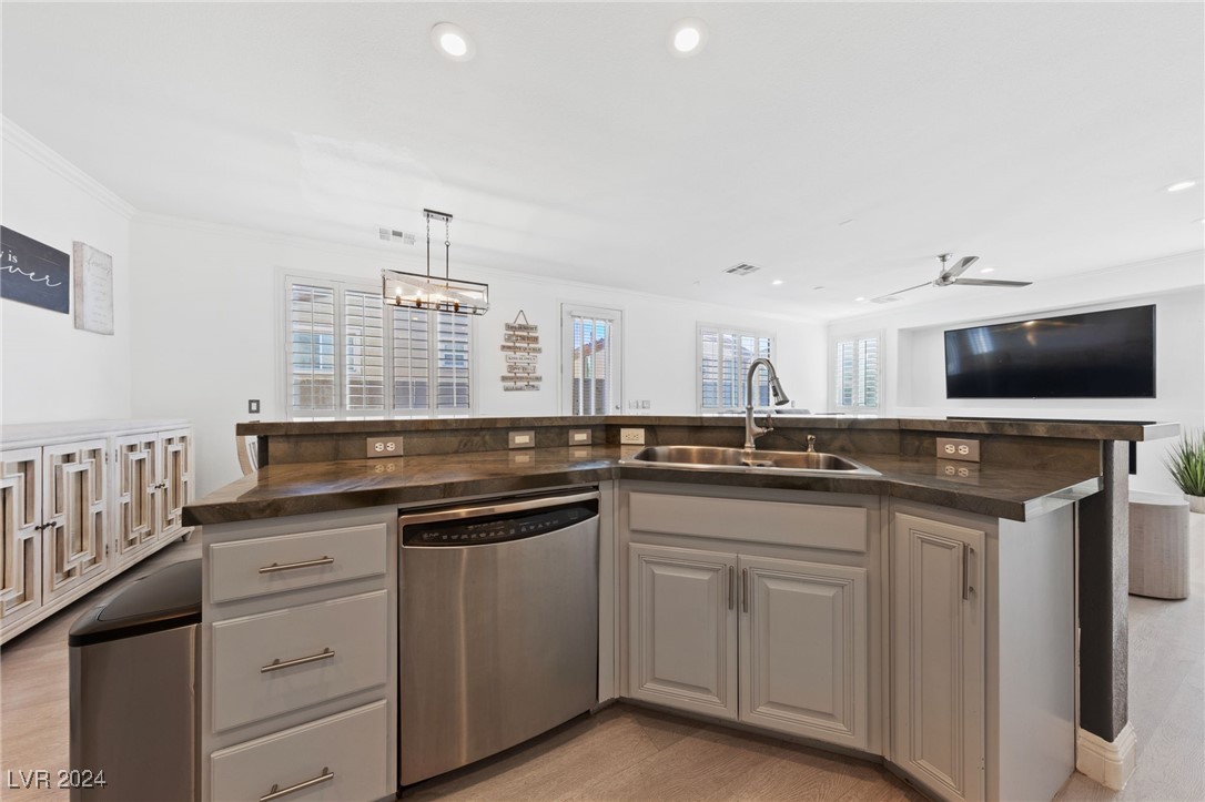 556 Foster Springs Road Las Vegas, NV 89148 - Photo 8 of 51 Gallery Image 8