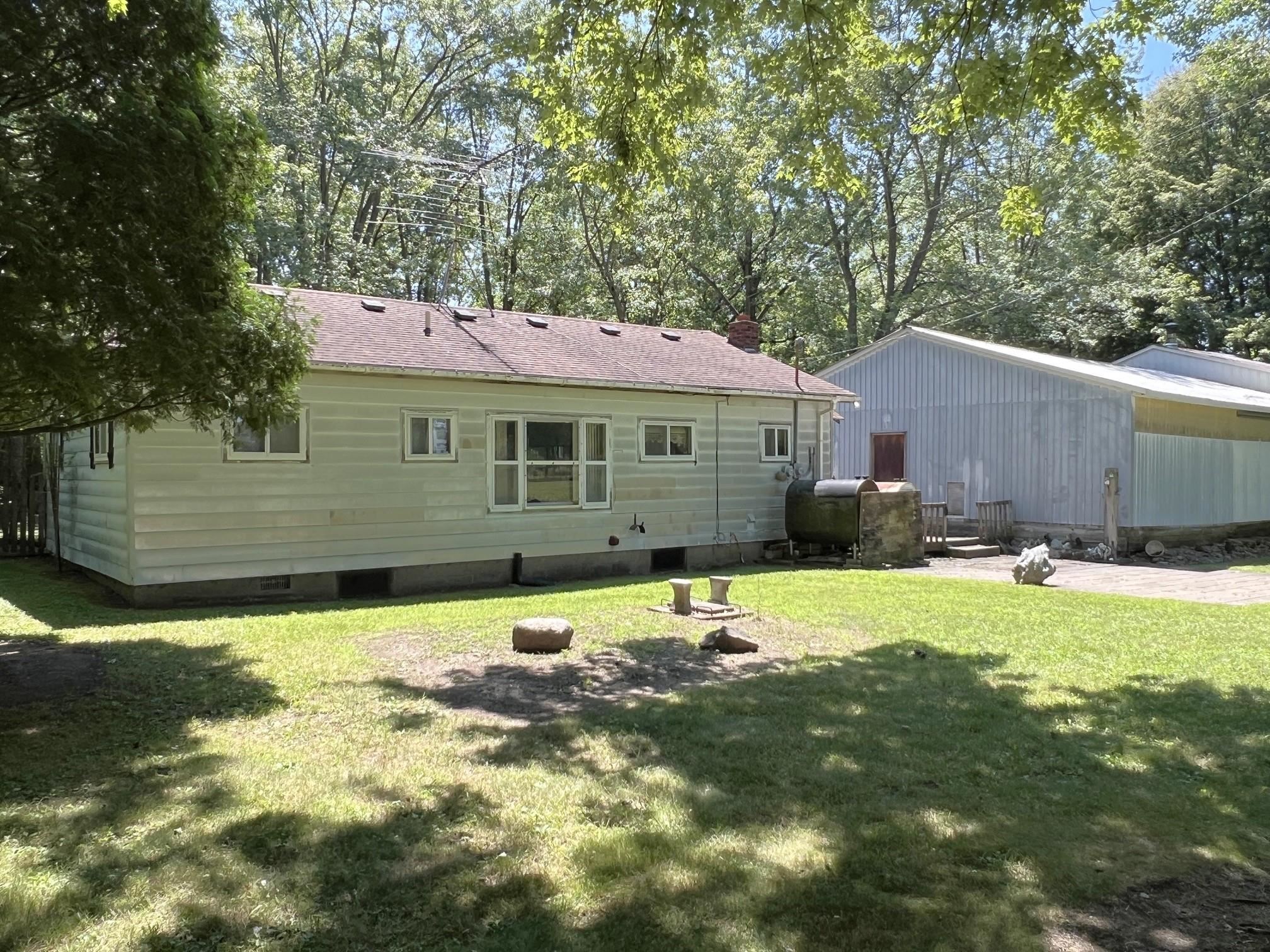 904 West Lovejoy Road Perry, MI 48872 - Photo 11 of 21