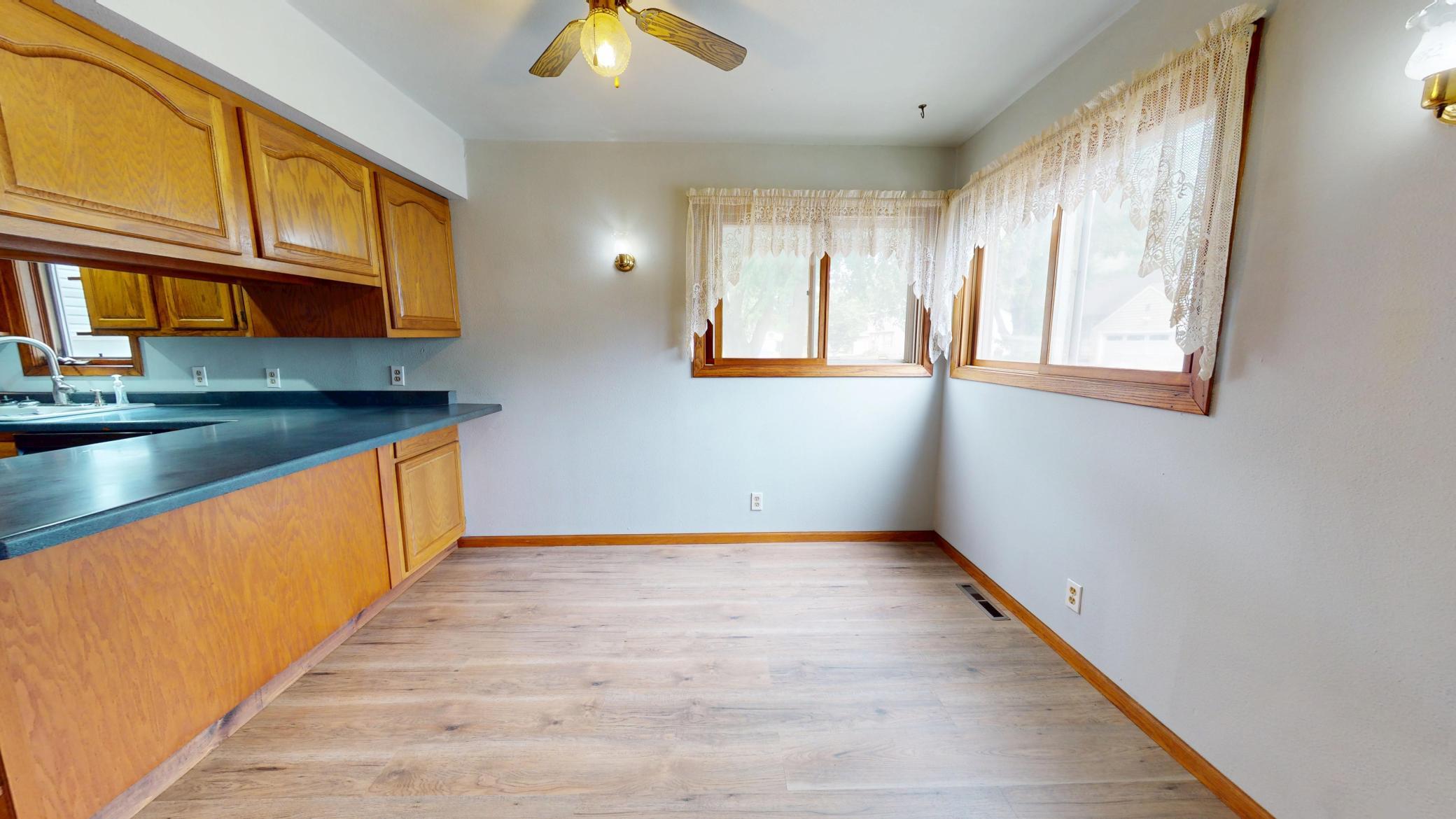 119 Morningside Road Albert Lea, MN 56007 - Photo 9 of 37