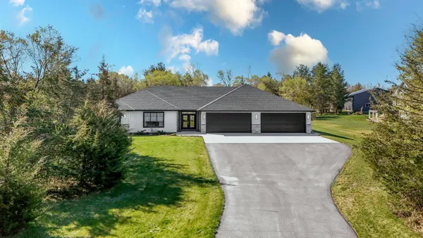 $925,000 | 4777 Pine Point Road, Sartell, MN 56377