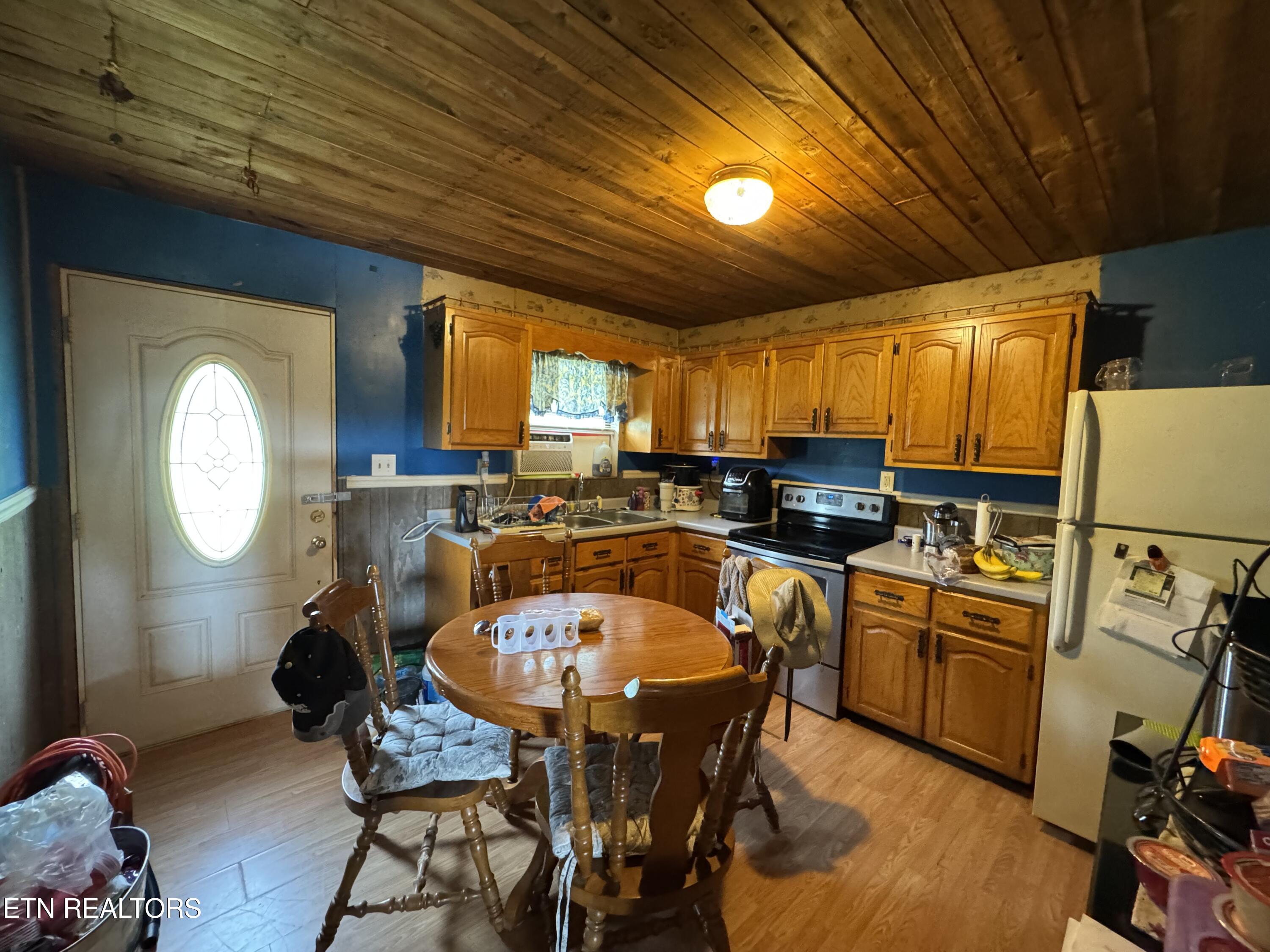 6554 Grave Hill Road Oneida, TN 37841 - Photo 11 of 40 IMG_8173