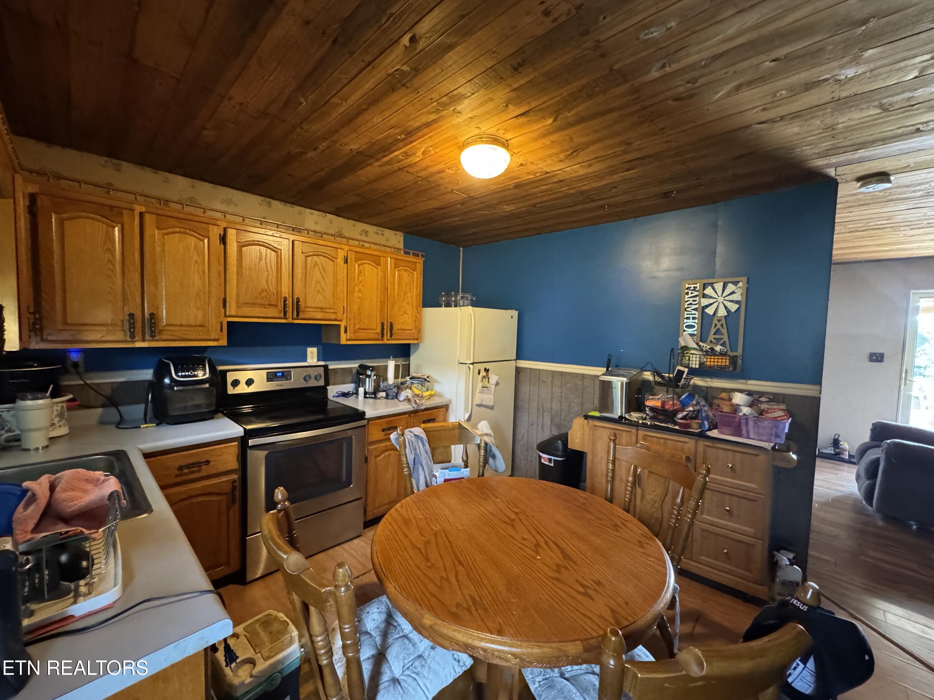 6554 Grave Hill Road Oneida, TN 37841 - Photo 13 of 40 IMG_8171