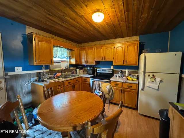 $250,000 | 6554 Grave Hill Road, Oneida, TN 37841