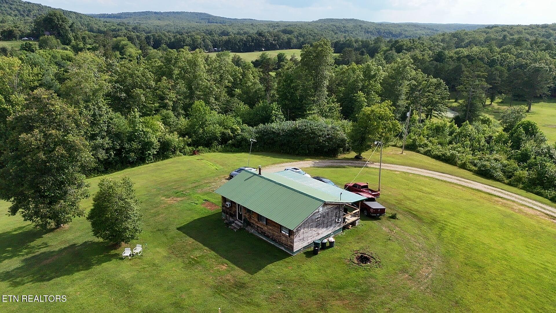 6554 Grave Hill Road Oneida, TN 37841 - Photo 3 of 40 11