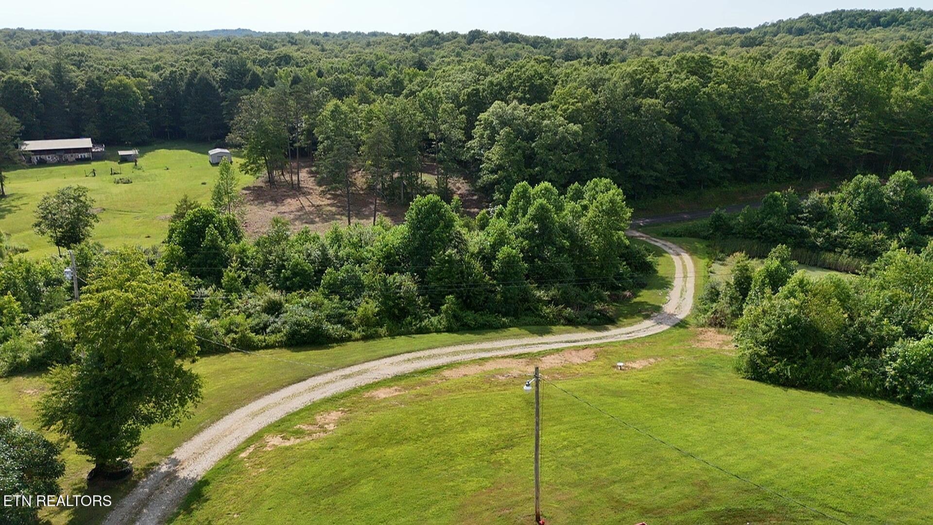 6554 Grave Hill Road Oneida, TN 37841 - Photo 33 of 40 12