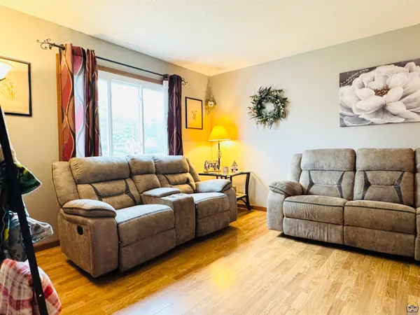 $275,000 | 3013 Southwest Atwood Avenue, Topeka, KS 66614