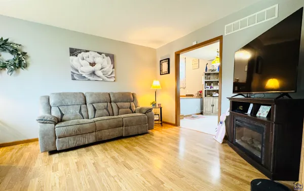 $275,000 | 3013 Southwest Atwood Avenue, Topeka, KS 66614