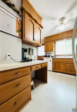 $275,000 | 3013 Southwest Atwood Avenue, Topeka, KS 66614