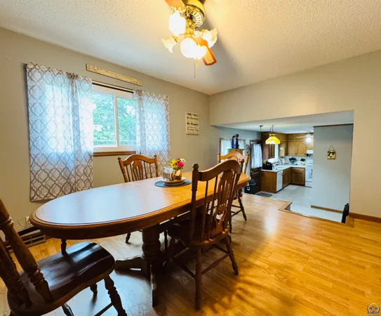$275,000 | 3013 Southwest Atwood Avenue, Topeka, KS 66614