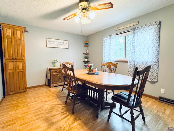 $275,000 | 3013 Southwest Atwood Avenue, Topeka, KS 66614