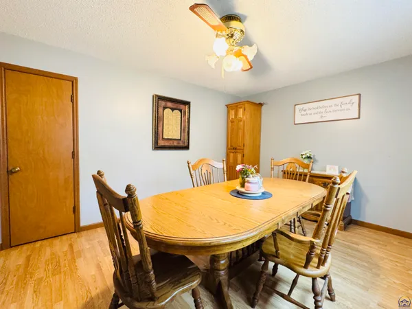 $275,000 | 3013 Southwest Atwood Avenue, Topeka, KS 66614
