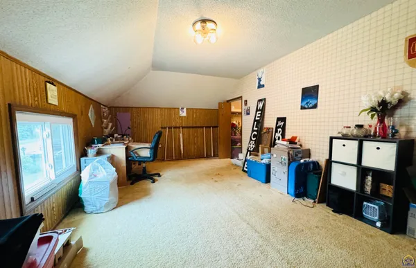 $275,000 | 3013 Southwest Atwood Avenue, Topeka, KS 66614