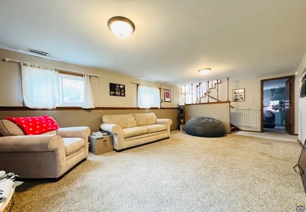 $275,000 | 3013 Southwest Atwood Avenue, Topeka, KS 66614