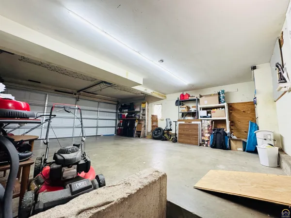 $275,000 | 3013 Southwest Atwood Avenue, Topeka, KS 66614