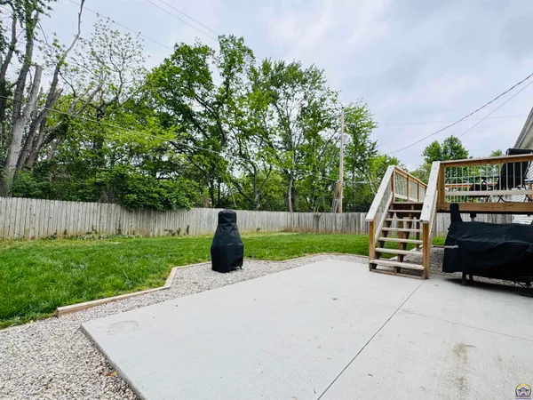 $275,000 | 3013 Southwest Atwood Avenue, Topeka, KS 66614