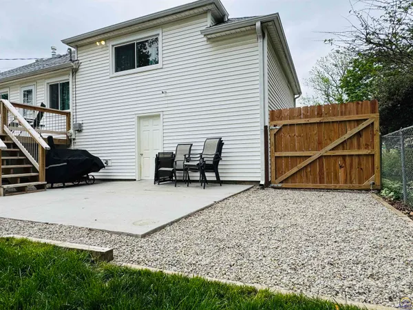$275,000 | 3013 Southwest Atwood Avenue, Topeka, KS 66614