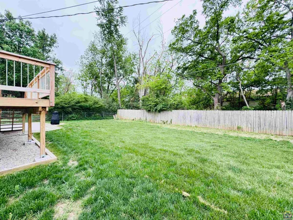 $275,000 | 3013 Southwest Atwood Avenue, Topeka, KS 66614