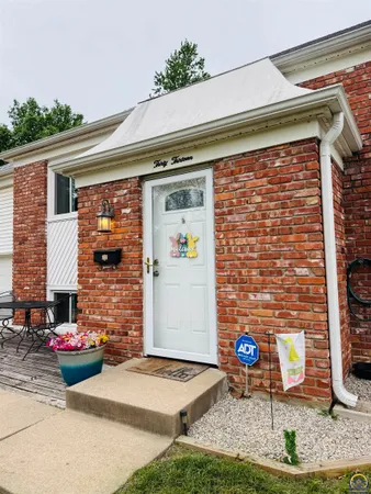 $275,000 | 3013 Southwest Atwood Avenue, Topeka, KS 66614