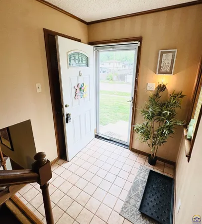 $275,000 | 3013 Southwest Atwood Avenue, Topeka, KS 66614