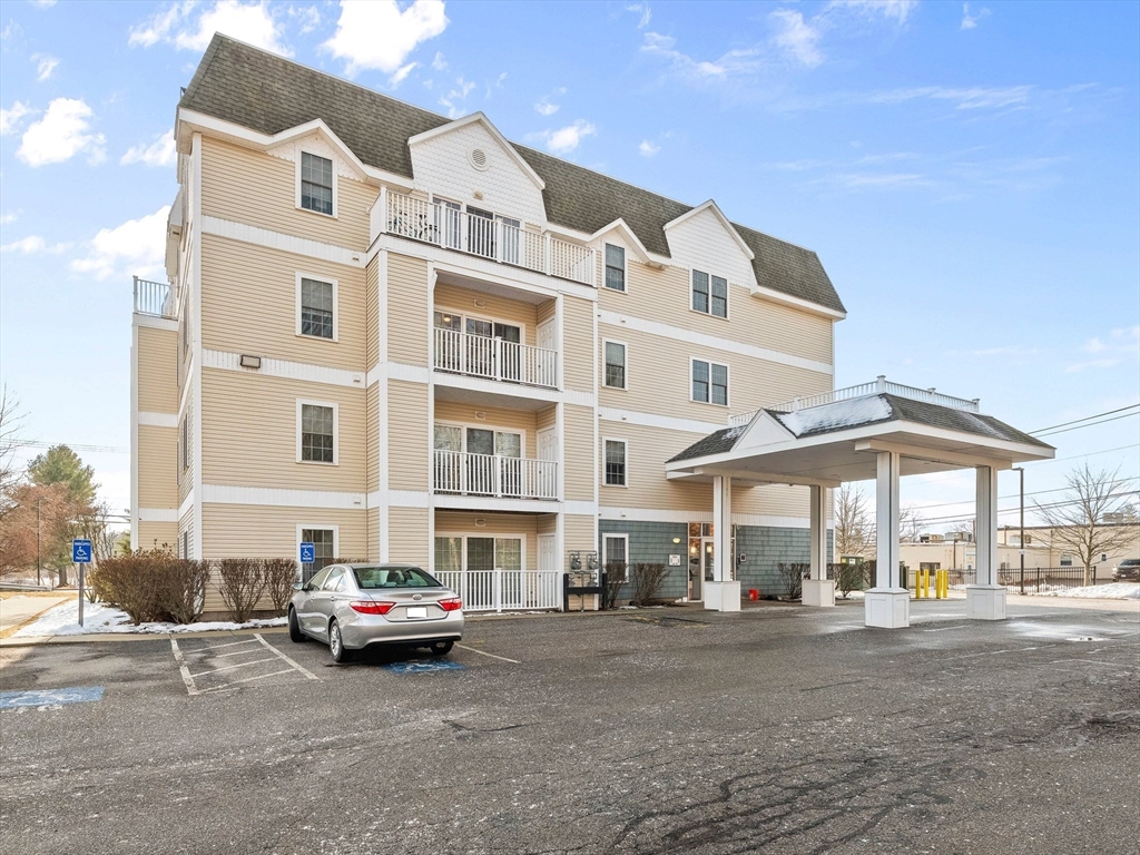 34 Burnham Road, Unit 301 Methuen, MA 01844 - Photo 1 of 29 Gallery Image 1