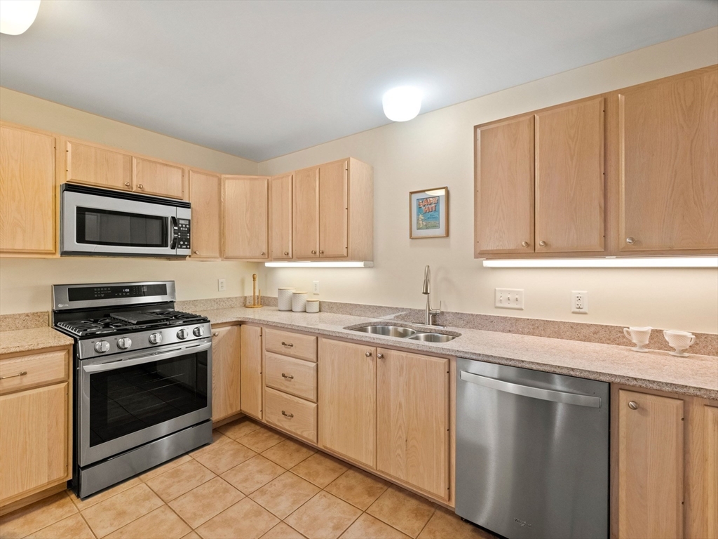 34 Burnham Road, Unit 301 Methuen, MA 01844 - Photo 13 of 29 Gallery Image 13
