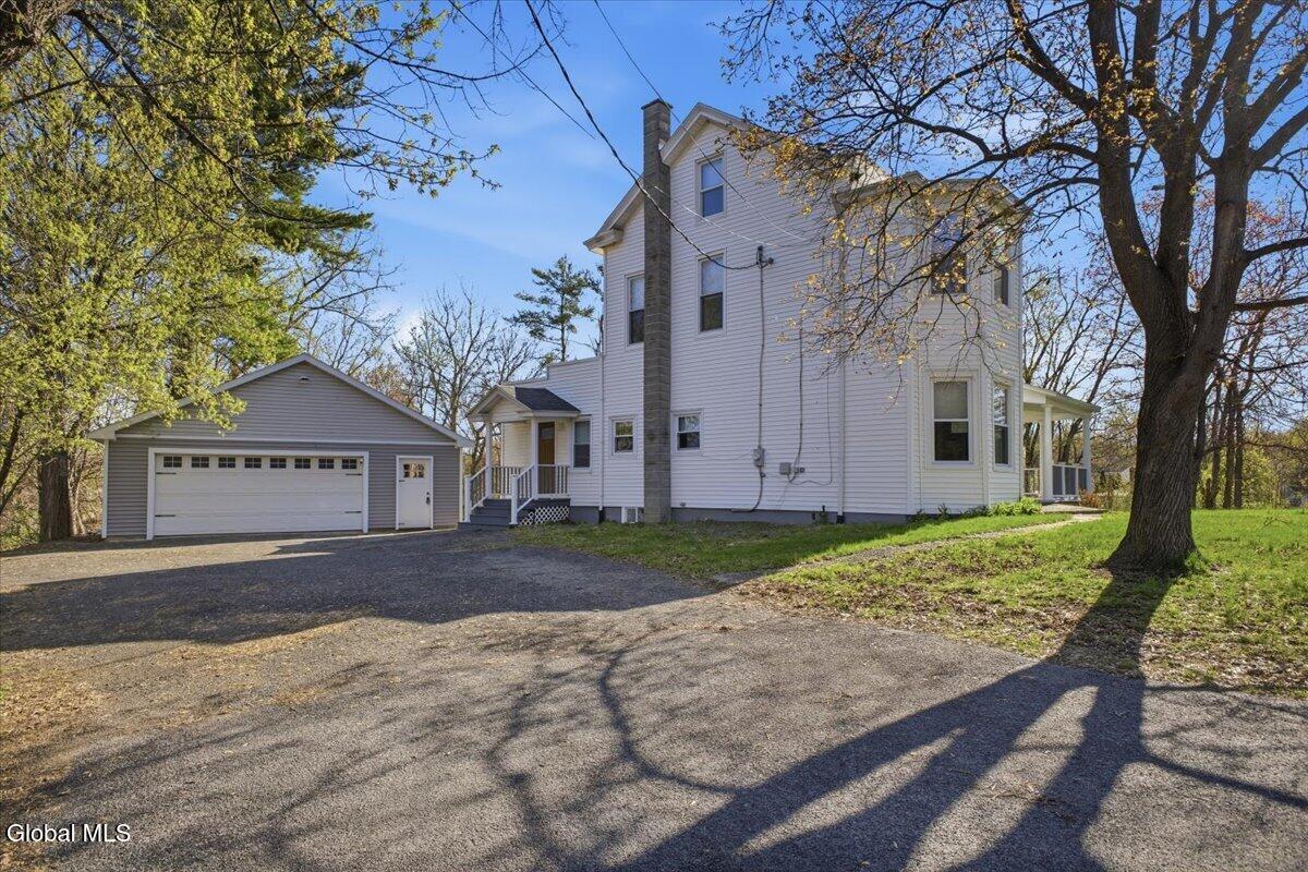 3613 Becker Street Niskayuna, NY 12304 - Photo 5 of 41 10-010_IMG_4275